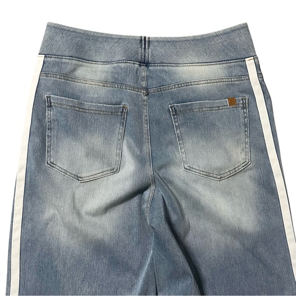 Halara Flex High Waisted Stripe Wide Leg Jeans w/ Pockets Size Medium - Picture 10 of 11